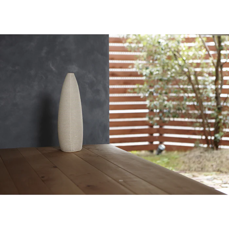 Outdoors during the day is the Paper Moon 3 by Asano while switched off.