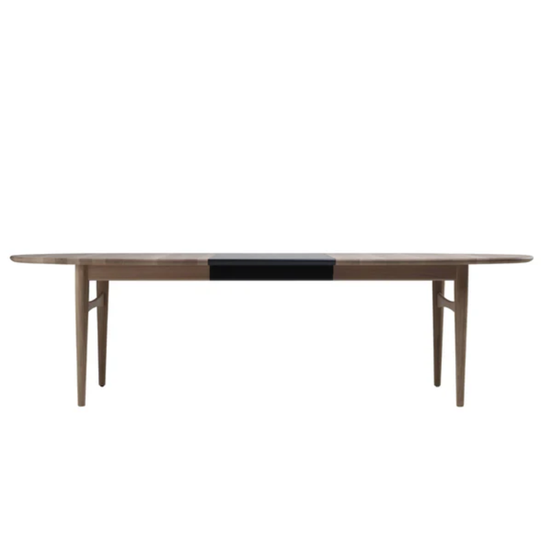 The Øya Dining Table from Eikund of Norway from the side.