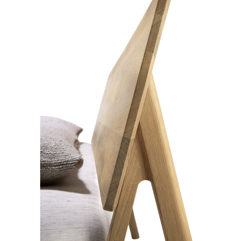 The name 'Air Bed' says it all: the idea was to add softness, roundness and overall lightness to the usual concept of a bed. Ethnicraft’s Air bed in solid oak manages to look sturdy yet light at the same time.