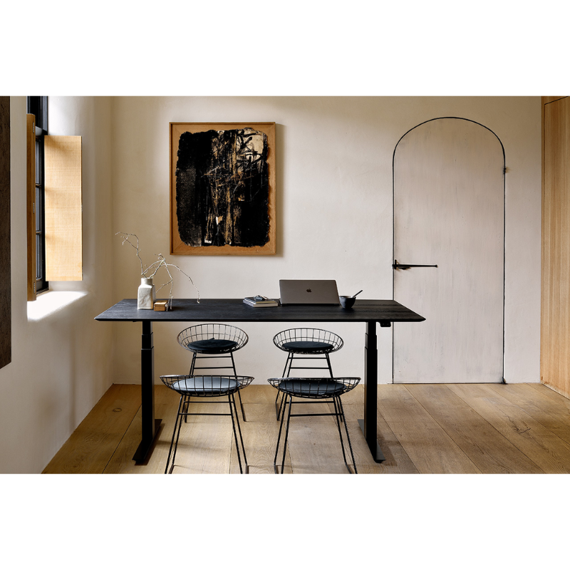 The Bok adjustable sit-stand desk was designed with the importance of health and good posture in mind at the office or in your home office. The motorized system in its legs allows the solid oak tabletop to be elevated to the height of your liking. That way, you can easily switch between sitting and standing throughout the workday.