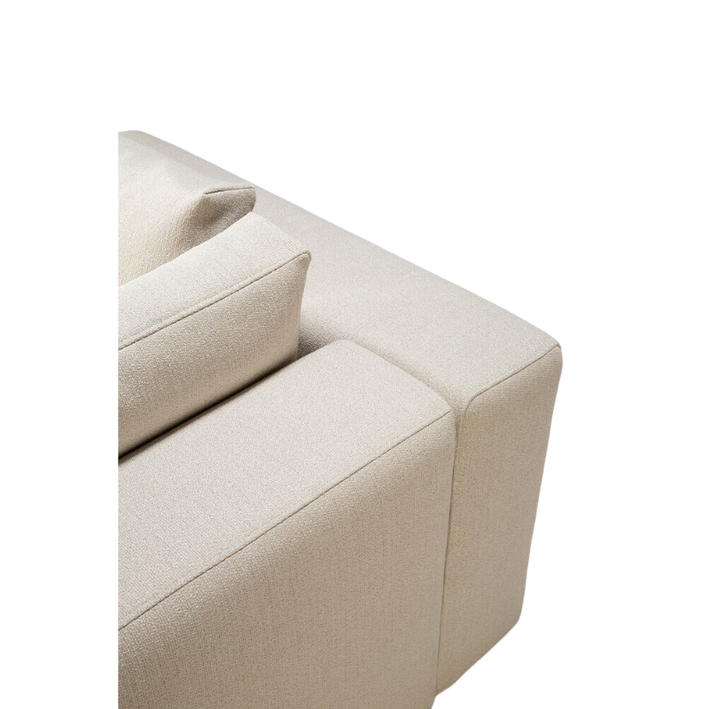 Comfort ideals form the basis of the Mellow. With clean and classic lines, paired with subtle seam detailing, the Mellow Sofa Corner is the welcoming anchor to a livable lounge space. Choose and place configurable pieces together for a personalized sofa to suit your needs. The covers are removable for convenient cleaning.