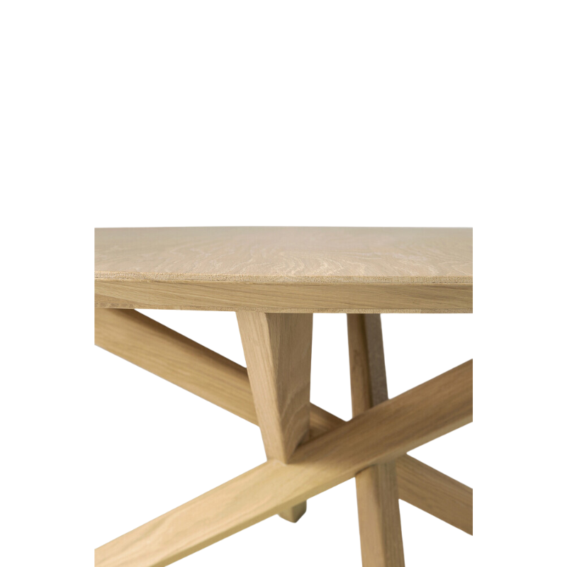 The Mikado round coffee table, designed by Alain van Havre, is not simply a smaller version of the Mikado dining table. It's a complete reinterpretation of its larger design and a study of balance and symmetry.