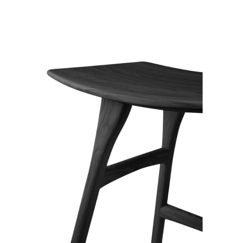 Osso is one of our most popular designs because of its versatility. This oak stool offers comfortable seating in your dining room, and are also great by themselves against a wall, or next to a sofa.