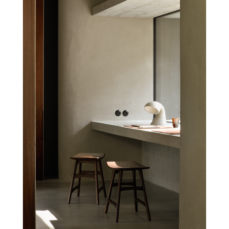 Osso is one of our most popular designs because of its versatility. This oak stool offers comfortable seating in your dining room, and are also great by themselves against a wall, or next to a sofa.