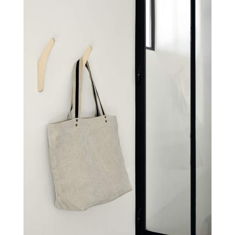 The PI collection honours nature’s design, by keeping the strength and curves as nature intended. Each PI wall hanger is finished by hand to ensure that the individual character of the wood is respected. Interesting shapes are discovered in this sleek and stylish, polished imperfect, finish. Sold as a set of two.