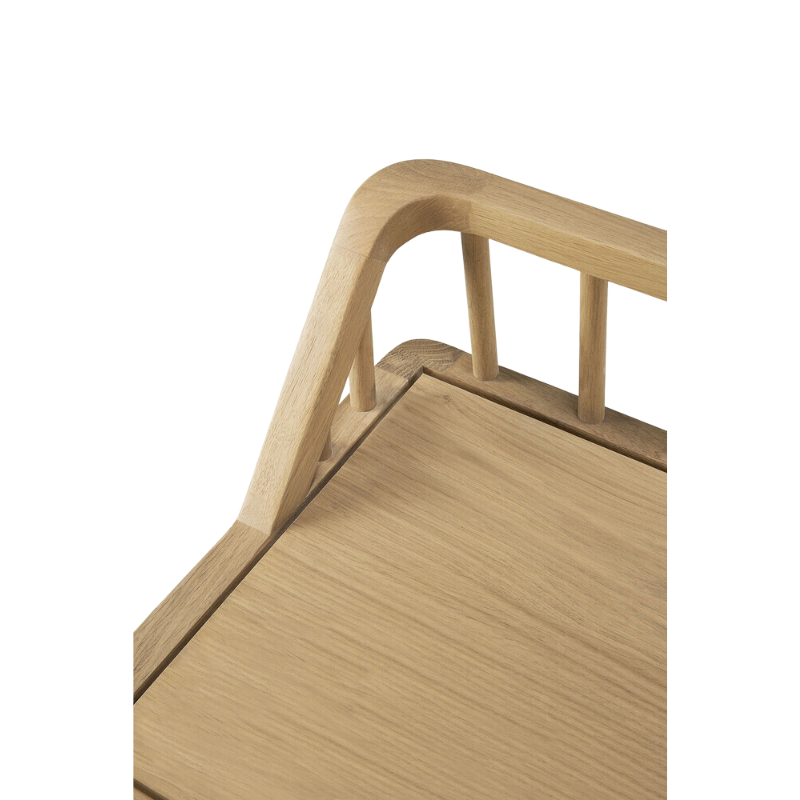 The Spindle collection found its inspiration in the traditional spinning wheel and incorporates perfectly aligned spokes into the backseat. Wherever you choose to place it, the Spindle bench in solid oak is a striking piece.