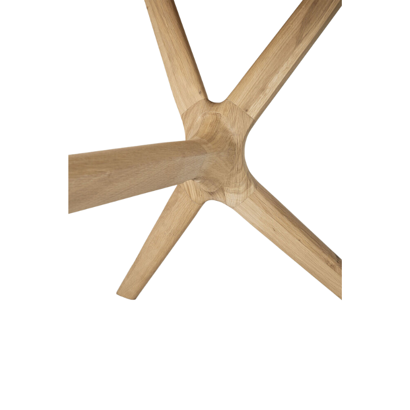 Complex in its simplicity. The X table’s sturdy yet intricate construction is a true work of art and a credit to the most advanced woodworking techniques. With a seamless structural interplay between the unique shape of the legs and the soft lines of the tabletop, guests will enjoy the most comfortable seating experience. Designed by Alain van Havre.