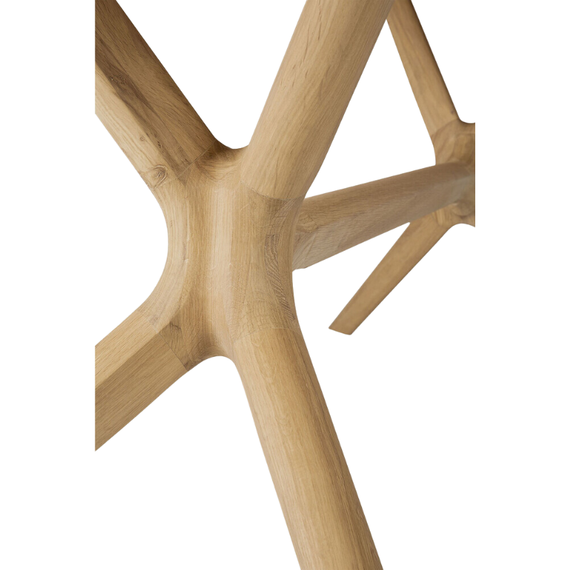 Complex in its simplicity. The X table’s sturdy yet intricate construction is a true work of art and a credit to the most advanced woodworking techniques. With a seamless structural interplay between the unique shape of the legs and the soft lines of the tabletop, guests will enjoy the most comfortable seating experience. Designed by Alain van Havre.