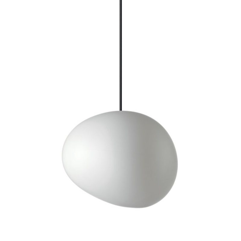 The medium Gregg Outdoor Pendant from Foscarini.