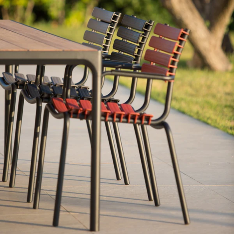 A dining table with a top and four legs – that is what you get in FOUR, no matter which size you choose. The special developed extruded profile in the table frame makes FOUR a remarkable strong table. FOUR in 4 different sizes with table top options in bamboo or black metal, with legs in powder coated black or grey aluminum.