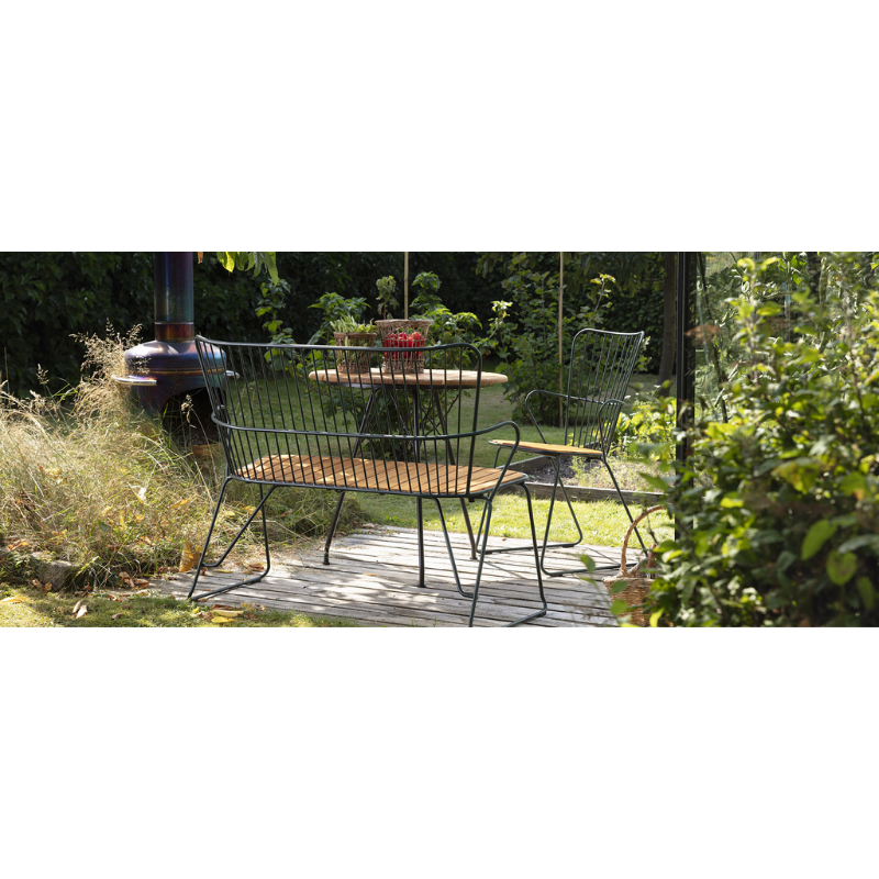 The PAON outdoor bench has Scandinavian influences in its design, but with a touch of French Victorian romance. The PAON bench provides optimal seating comfort which you would not expect from a metal chair!