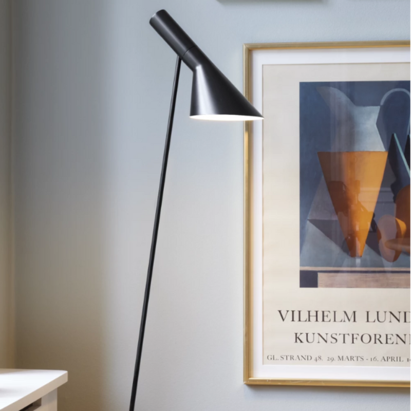 The AJ Floor from Louis Poulsen in a living room.