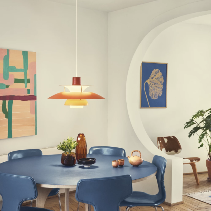The PH 5 from Louis Poulsen in a dining room.