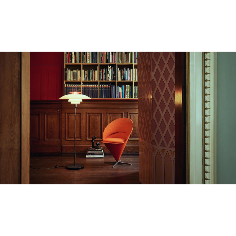 The PH 80 from Louis Poulsen in an office.