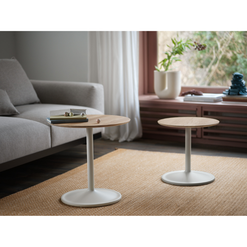 The Soft Side Table is both subtle yet characterful with its softened surfaces and understated functionalities. The soft and user-friendly interaction with the table is enhanced by the gentle grove under the tabletop, making it easy to move around.