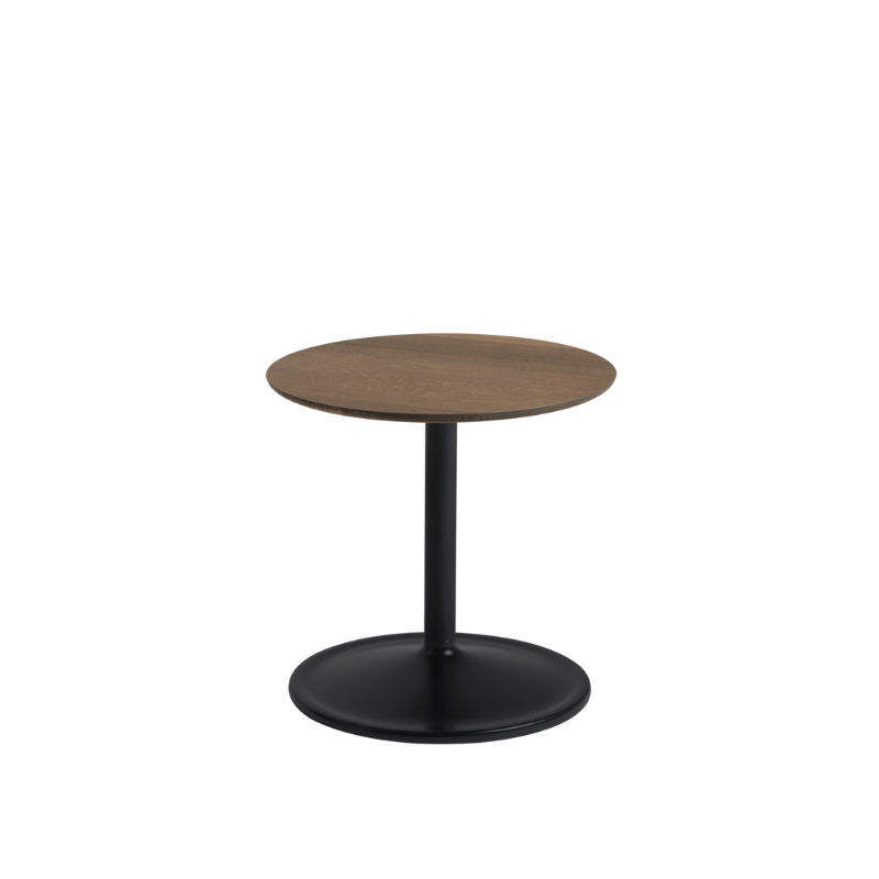 The Soft Side Table is both subtle yet characterful with its softened surfaces and understated functionalities. The soft and user-friendly interaction with the table is enhanced by the gentle grove under the tabletop, making it easy to move around.