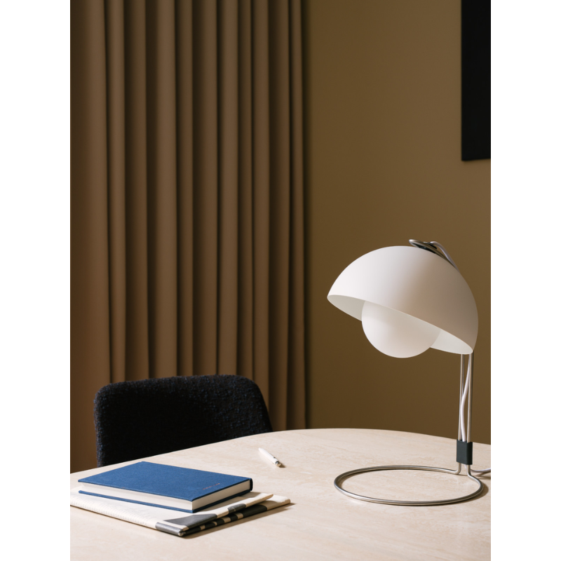 The Flowerpot VP4 Table Lamp from &Tradition in a lounge.