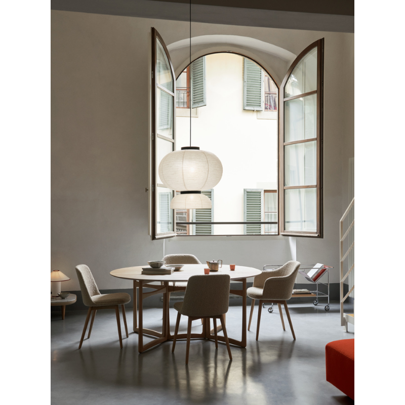 The Formakami JH5 Pendant Light from &Tradition in a dining room.