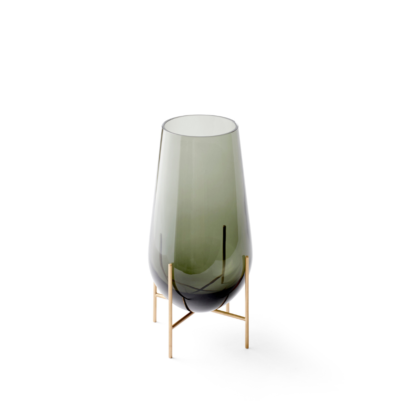 The Echasse Vase from Audo Copenhagen medium size angled.