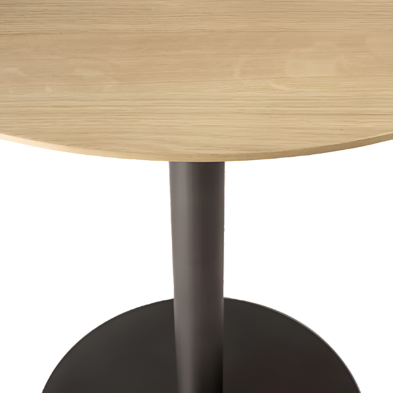 The Blend Dining Table from Ethnicraft in oak in detail.
