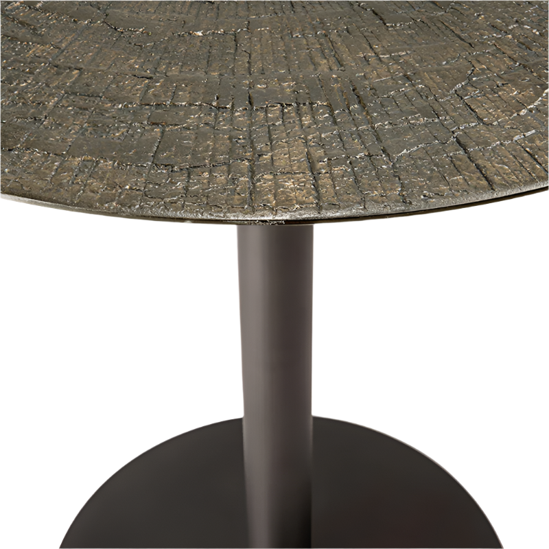 The Blend Dining Table from Ethnicraft in raw whisky in detail.