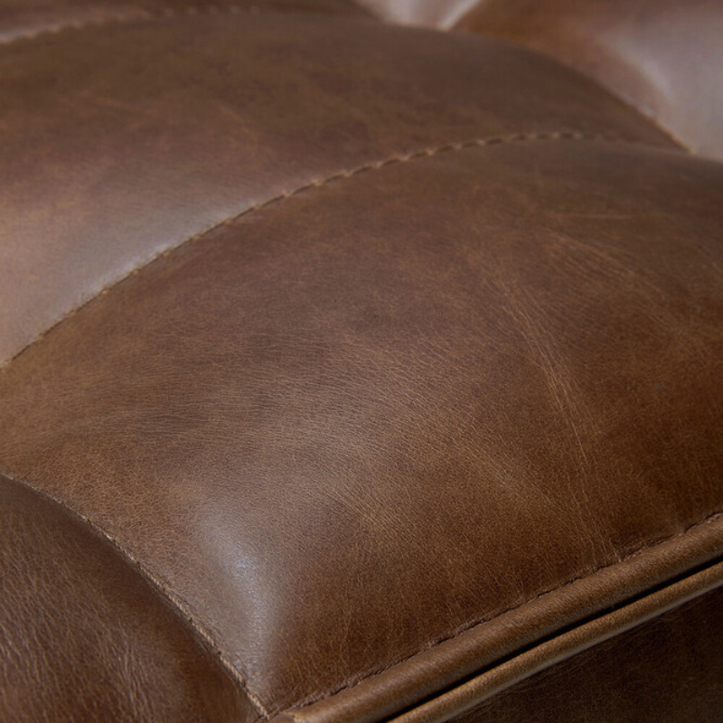 The N701 Modular Square Corner Sofa 2-2 Chestnut from Ethnicraft with the details of the seat.