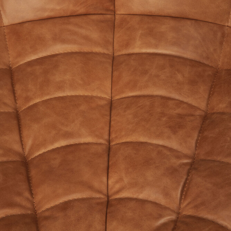 The N701 Round Leather Corner from Ethnicraft close up.
