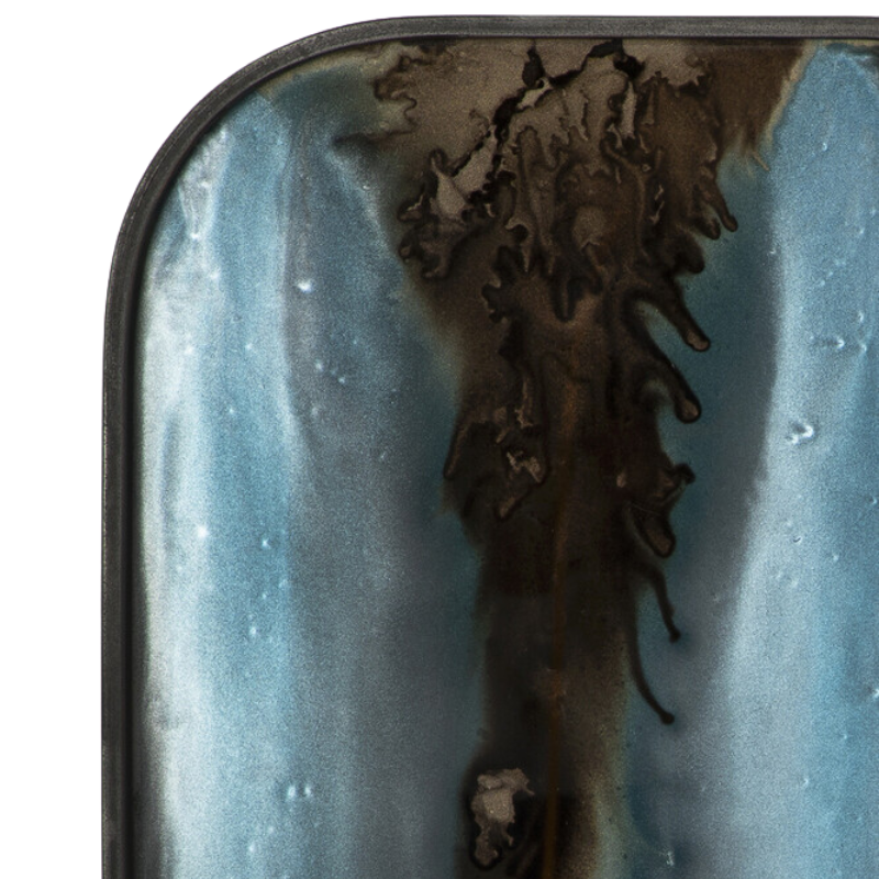 The Rectangular Organic Valet Tray Large Slate from Ethnicraft with a close-up.