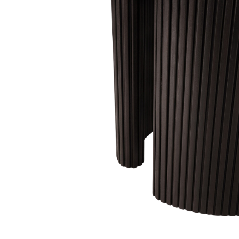 The Roller Max Dining Table from Ethnicraft in a close up shot of the leg texture.