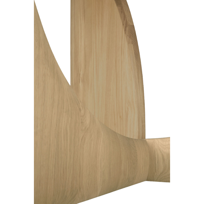 The oak Round Geometric Dining Table from Ethnicraft base.