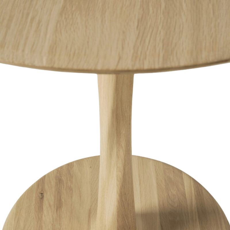 Illuminee Torsion Round Dining Table by Ethnicraft in oak with tabletop close-up. all-groups