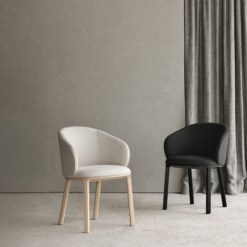 The black and salt Unda Dining Chair from Ethnicraft in a living space. all-groups