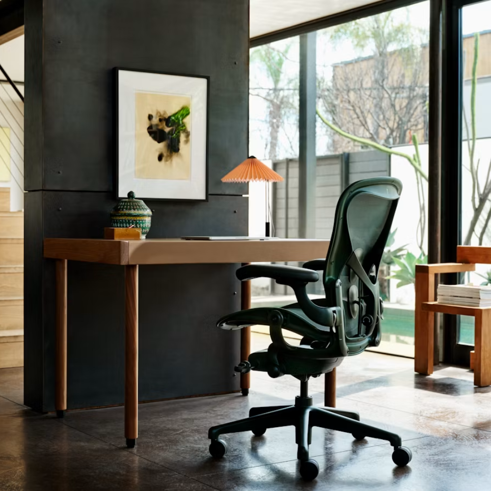 The Aeron Chair from Herman Miller in Jasper / Jasper in a home office.