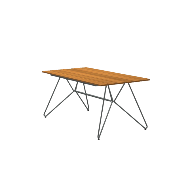 The small Sketch Outdoor Dining Table from Houe.