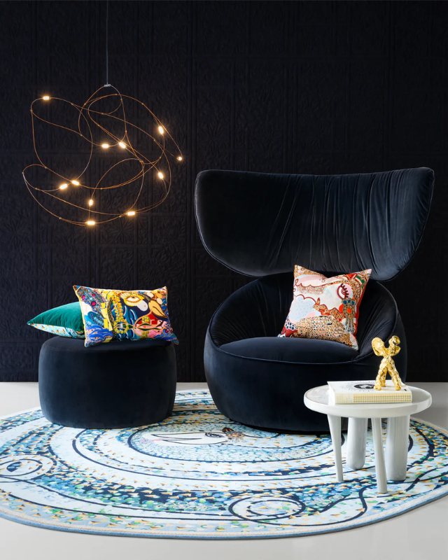 The small eleven light Flock of Light from Moooi in a home office.