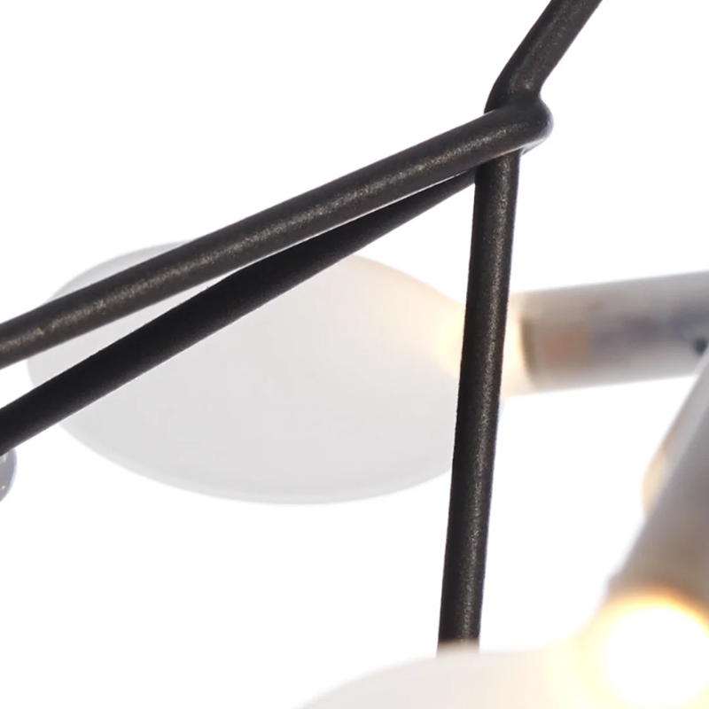 The nickel Heracleum III Linear from Moooi close up.