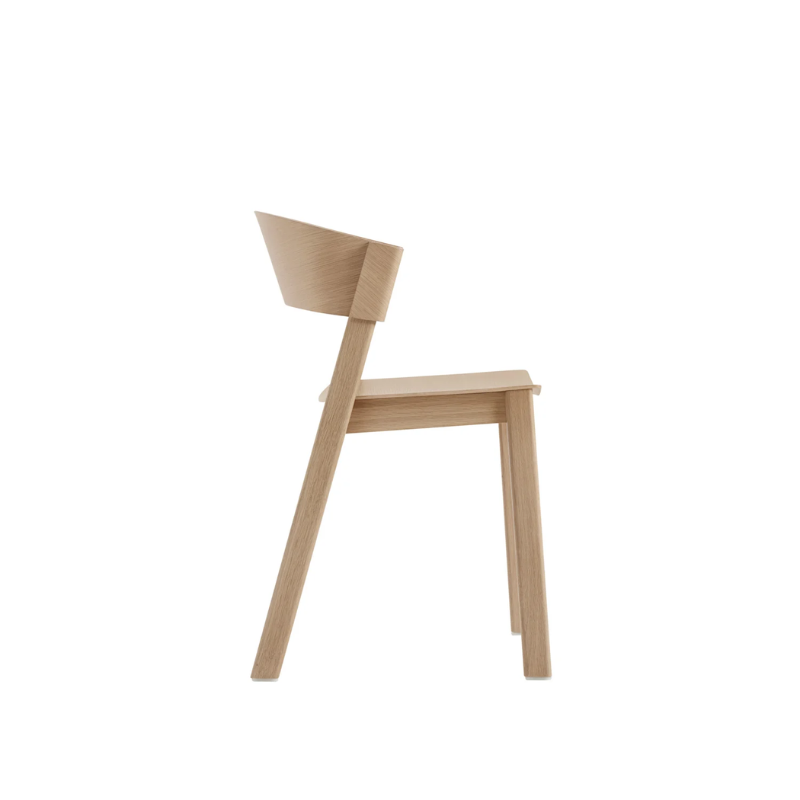 The Cover Side Chair from Muuto in oak from the side.