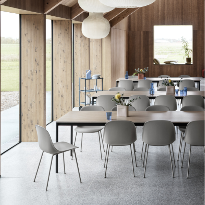 The gray Fiber Side Chair from Muuto in a restaurant.