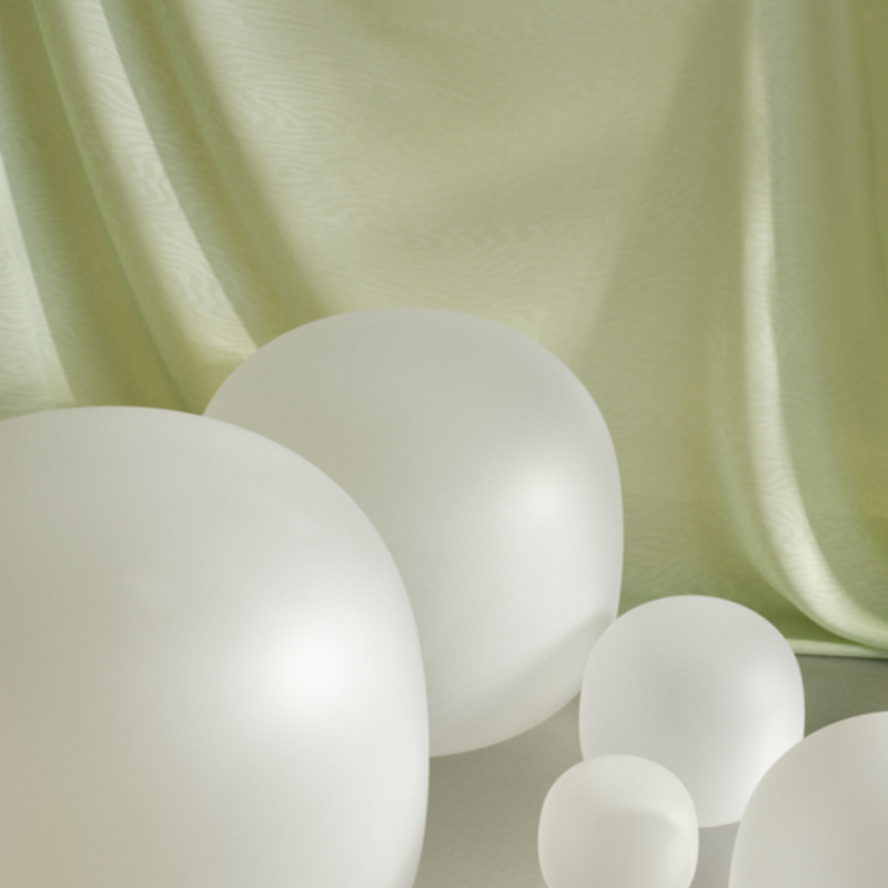 The Rime Rail Lamp from Muuto with a close-up of the bulbs. all-groups