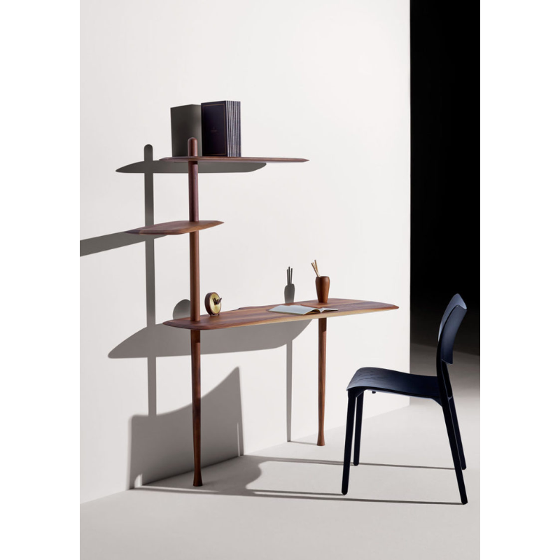 The walnunt Unica Escritorio Desk from Nomon in a residential setting.