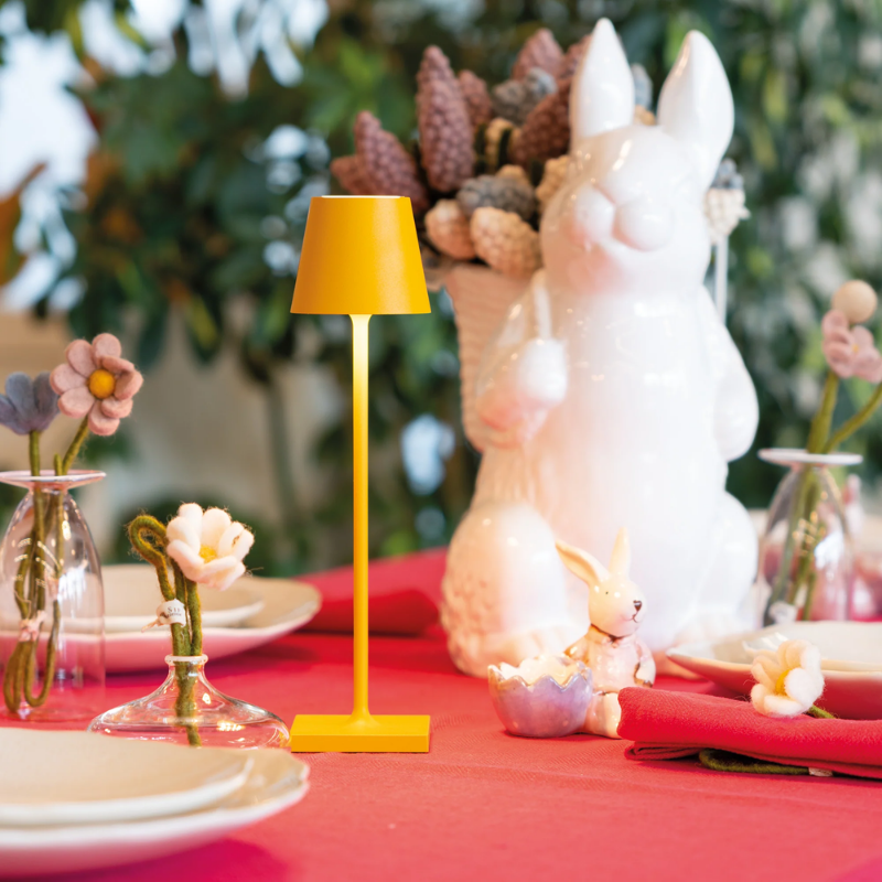 The sunflower Poldina Pro Micro from Zafferano at an outdoor holiday gathering.