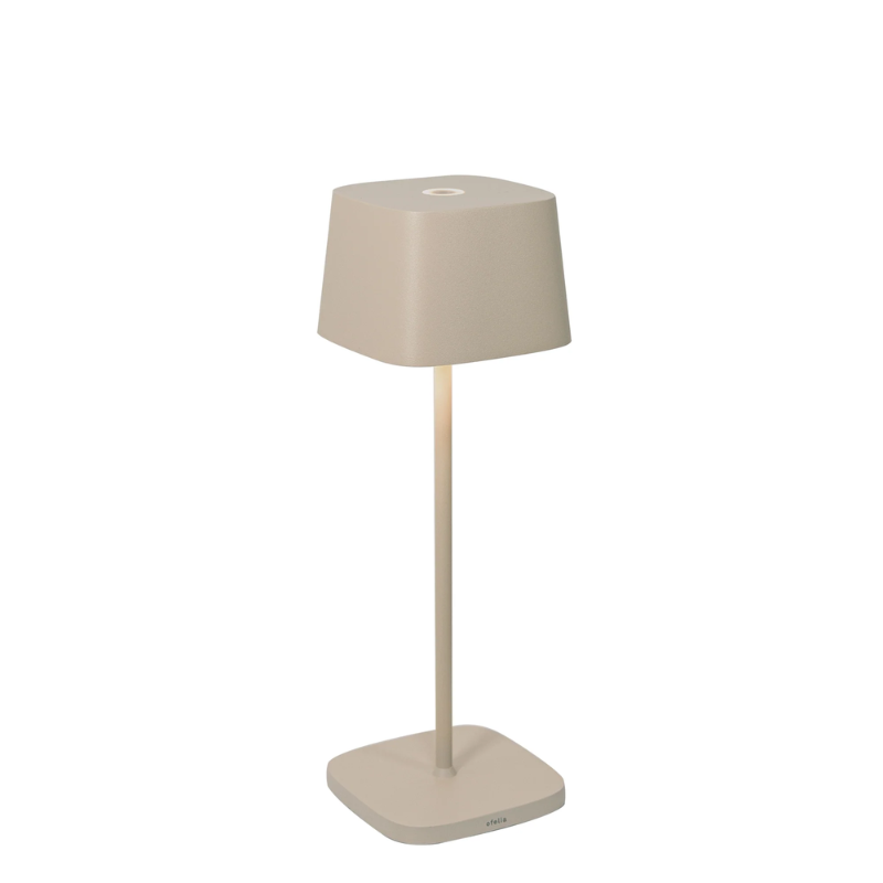 The sand Ofelia Pro cordless lamp from Zafferano.
