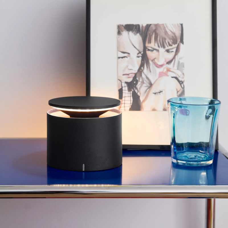 The dark gray PushUp Pro from Zafferano in a family space.