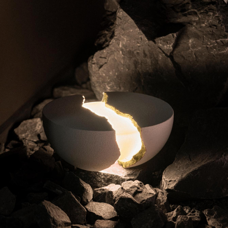 The Teno Portable Speaker from Lumio outdoors.