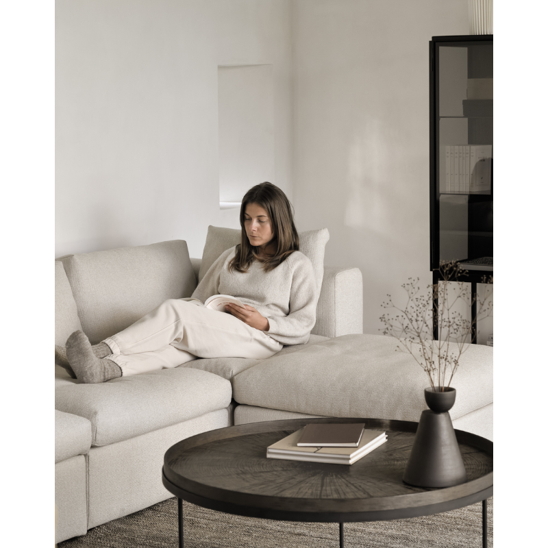 Comfort ideals form the basis of the Mellow. With clean and classic lines, paired with subtle seam detailing, the Mellow 1-Seater is the welcoming anchor to a livable lounge space. Choose and place configurable pieces together for a personalized sofa to suit your needs. The covers are removable for convenient cleaning.
