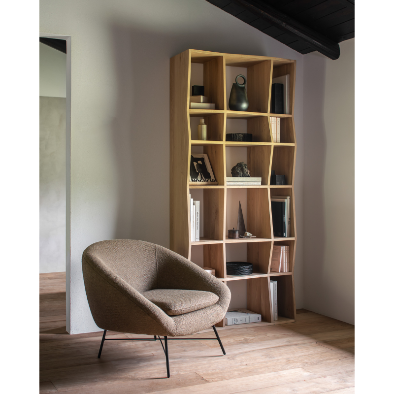 Designed by Alain van Havre, the Z rack's repetitive game of lines and shadows give it a unique look and fully emphasize the character of the natural wood.