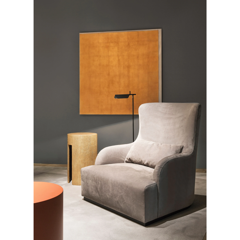 A brand new edition of the Tab family, now with new capabilities and new colors. This new edition of the Tab floor lamp has an adjustable head with 90-degree rotation capability while emitting non-dimmable, direct light.
