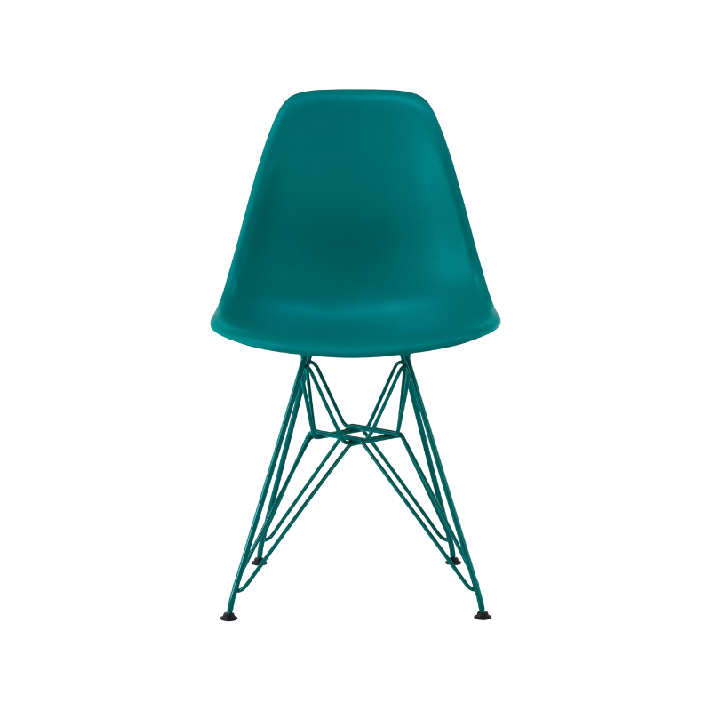 This first-of-its-kind collaboration celebrates Eames classics, reimagined in a fresh palette that’s uniquely HAY. Now made of 100% post-industrial recycled plastic, the iconic Eames Molded Plastic Side Chair has been updated in a range of playful colors for mixing and matching.