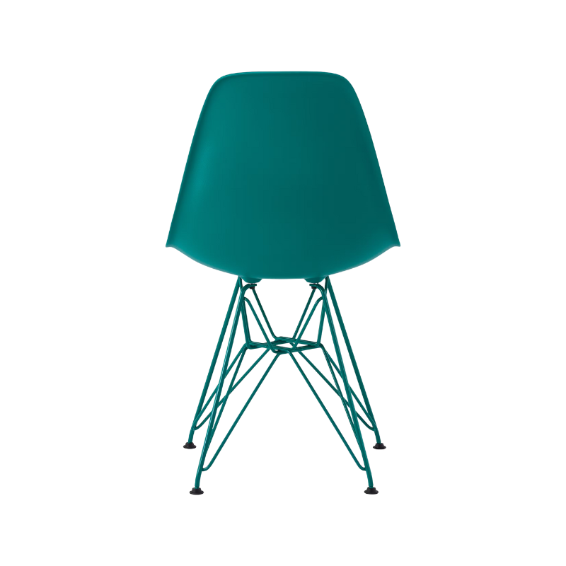 This first-of-its-kind collaboration celebrates Eames classics, reimagined in a fresh palette that’s uniquely HAY. Now made of 100% post-industrial recycled plastic, the iconic Eames Molded Plastic Side Chair has been updated in a range of playful colors for mixing and matching.