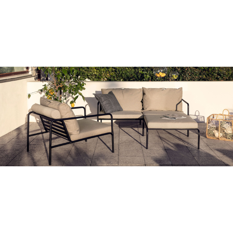 The AVON collection was designed with a light and sleek aesthetic in mind, while still providing a high level of comfort. The maintenance-free frame and big, soft back cushions are simple and understated, but they still make a statement. The low lines of the design ensure that it looks good both with and without cushions, summer or winter. The handles on the cushions make them easy to grab and store, which is a thoughtful touch.